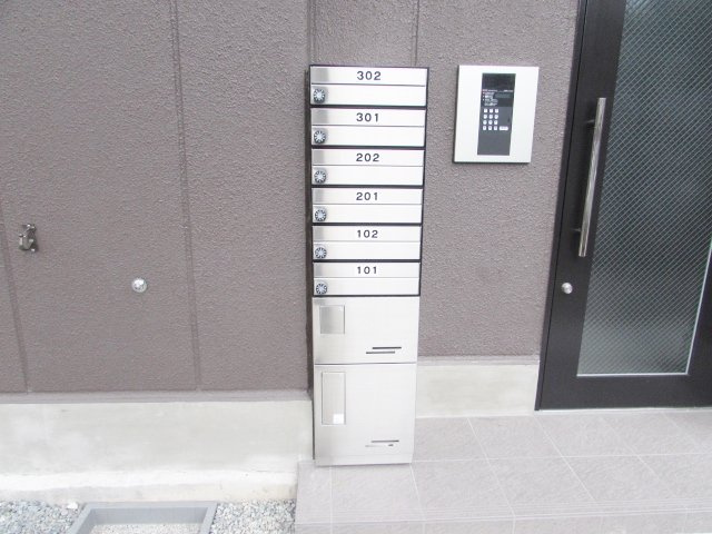 レヴァンテ宝塚のエントランス