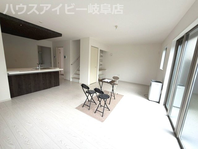 【居間・リビング】の画像