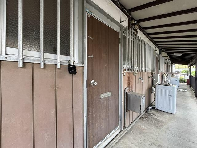 サニーフラット鶴川の玄関
