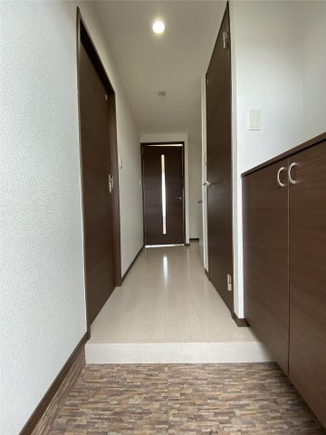 クロノス29新町の玄関