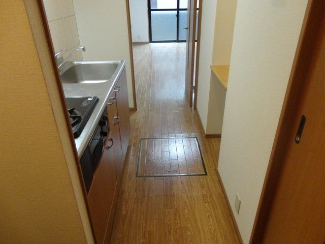 ラフィネス鶴見の玄関