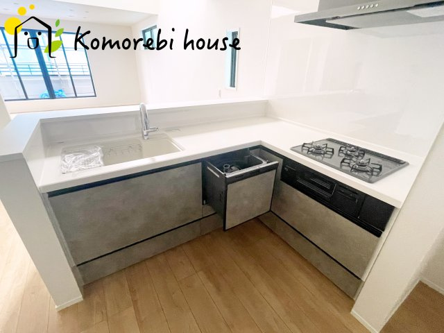 さいたま市大宮区上小町　12期　新築一戸建て　KEIAI GRACE　01のキッチン|26.9.18