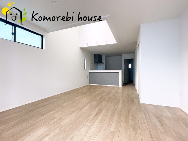 さいたま市大宮区上小町　12期　新築一戸建て　KEIAI GRACE　01の居間・リビング|26.9.18