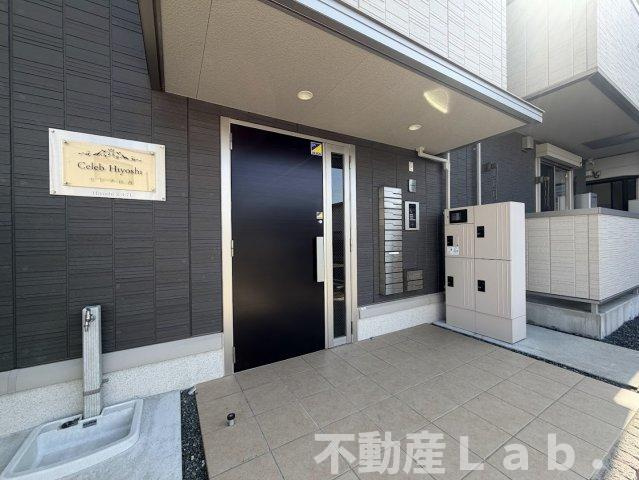 セレブ日吉のエントランス