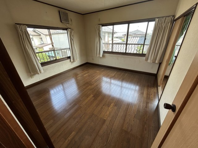 瀬戸谷町貸住宅の洋室