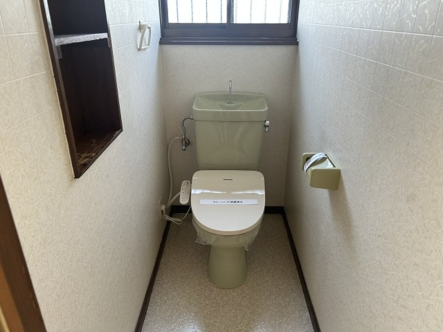 瀬戸谷町貸住宅のトイレ