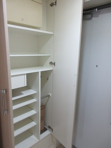 藤沢市湘南台２丁目の賃貸マンションの玄関