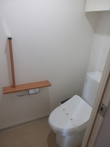 藤沢市湘南台２丁目の賃貸マンションのトイレ