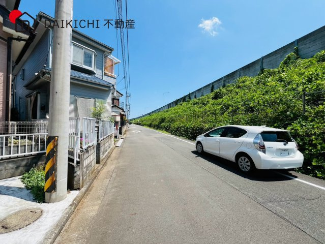 【前面道路含む現地写真】 | 川越市的場2丁目　中古戸建