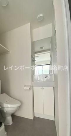 楽信マンションの独立洗面台