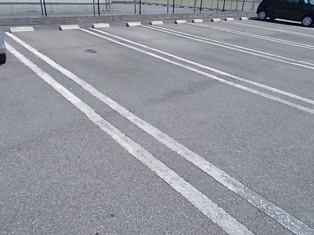 グランシエルの駐車場