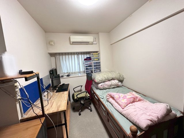 キャッスルハイツ北切石の洋室