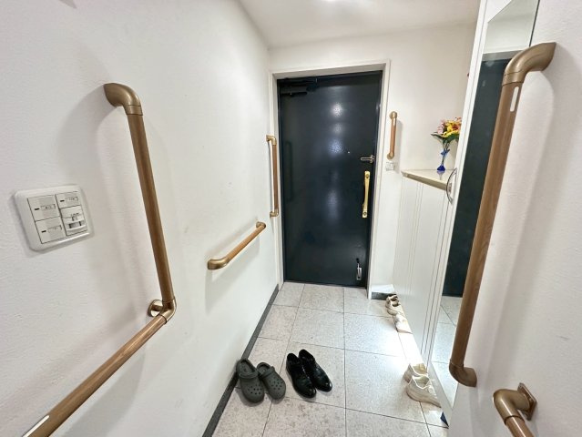 キャッスルハイツ北切石の玄関