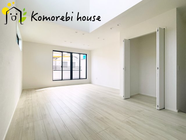 さいたま市大宮区上小町　12期　新築一戸建て　KEIAI GRACE　02の居間・リビング|26.9.18