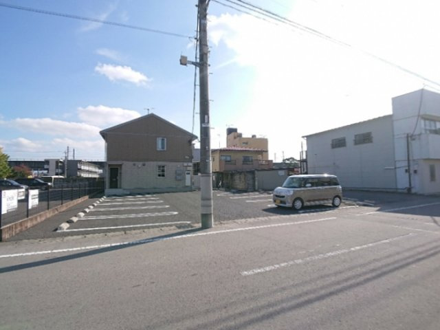 【駐車場】