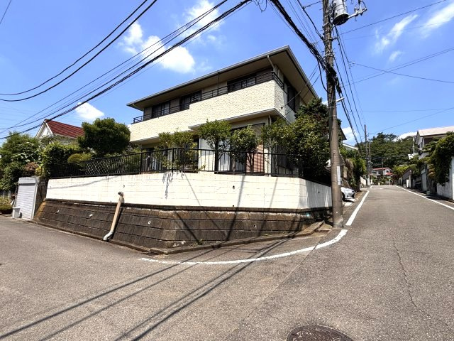 南側ひな壇の為、外からの目線が気になりません