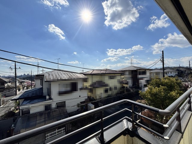 低層住宅街で高い建物が無い為、空も広く感じられます