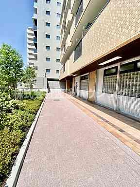 ステラハイツ千里のその他共用部分|エントランスまでのアプローチ
