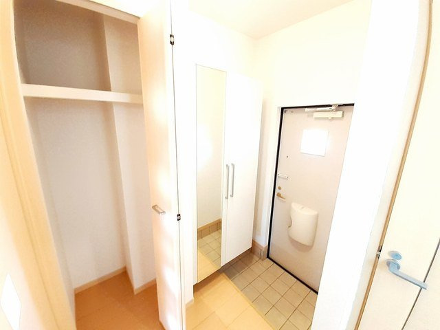 ユイマーレＢの玄関
