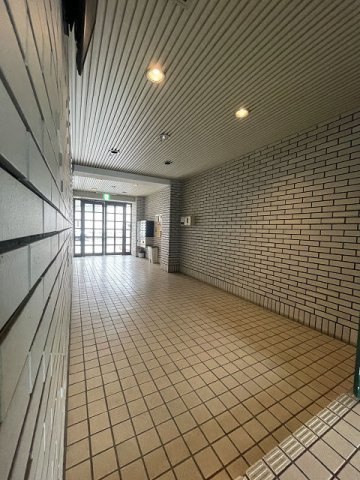 アメニティ宮前公園のエントランス|ゆとりのあるエントランスです