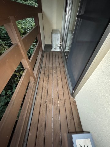 川崎市多摩区西生田３丁目のアパートのバルコニー