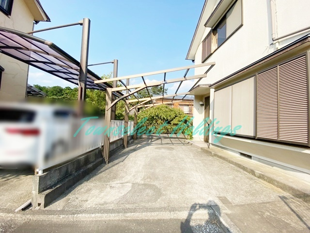 和泉が丘戸建の駐車場|整備された共有部分です♪