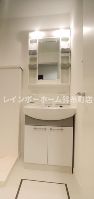 ロータスハウスの独立洗面台