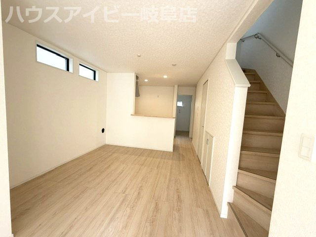 【居間・リビング】の画像