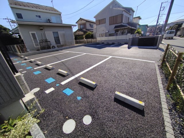 ＡＬＬＵＲＥの駐車場