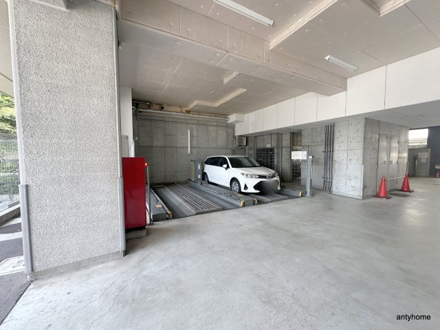 フォレステージュ北堀江　仲介手数料無料の駐車場