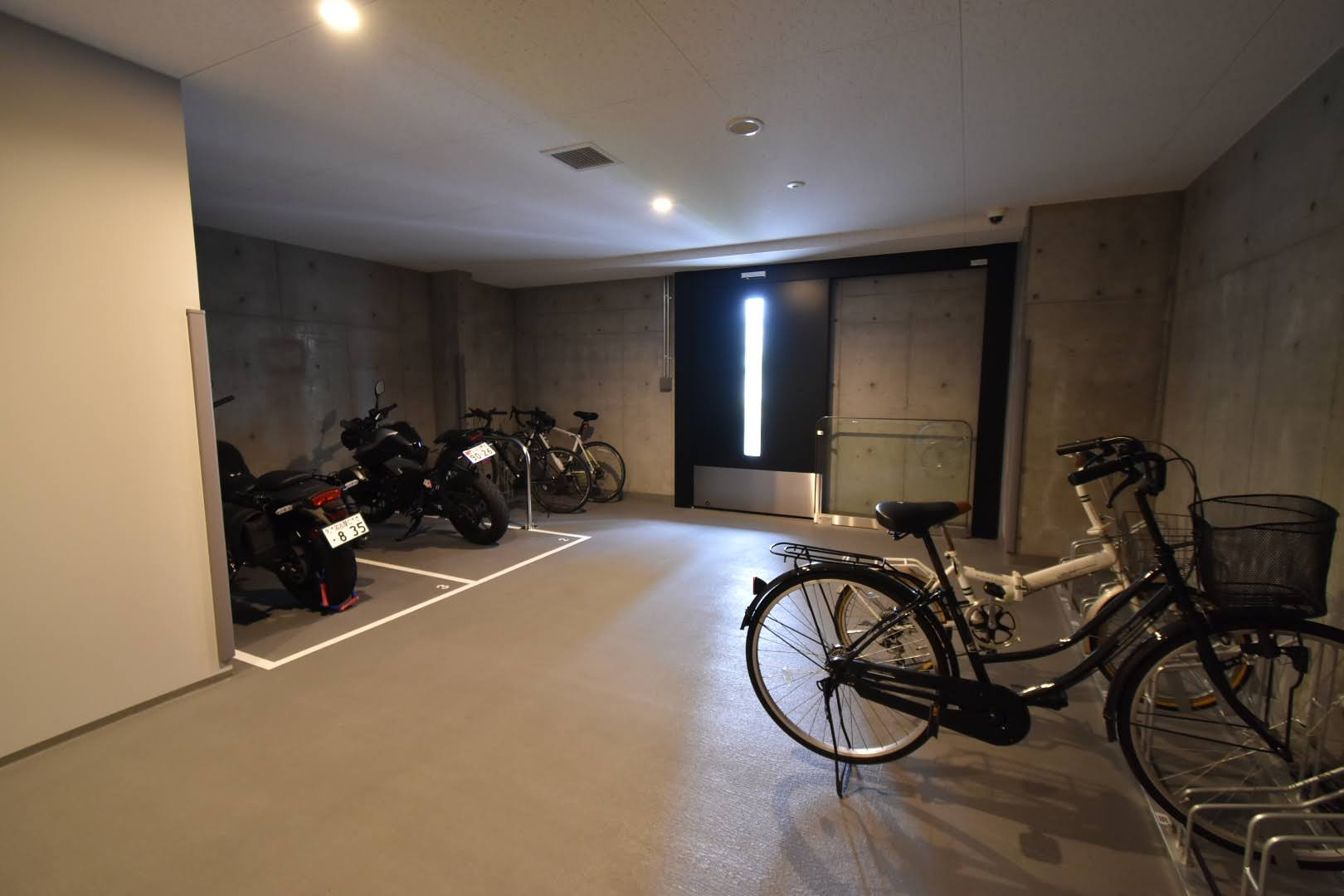 ザ・パークハビオ名古屋松原のその他共用部分|バイク置き場もあります