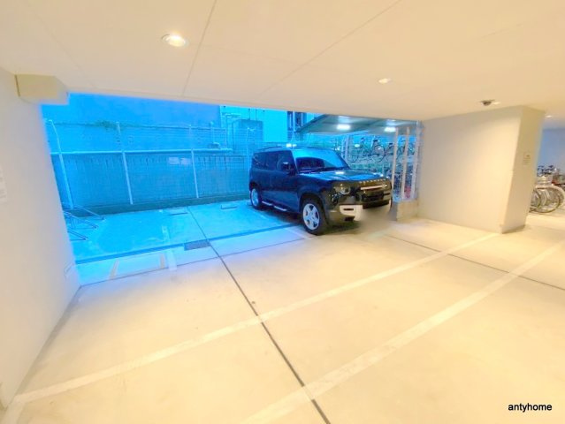 グランルージュ中之島南　仲介手数料無料の駐車場