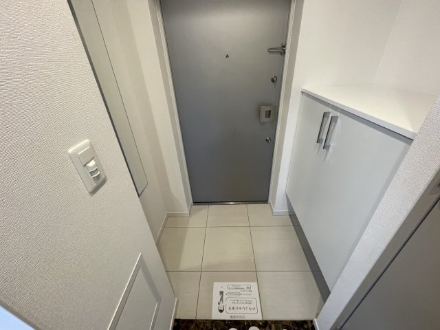 レジュールアッシュ桜宮リバーコートの玄関|(参考)同マンション反転タイプ間取りの部屋写真