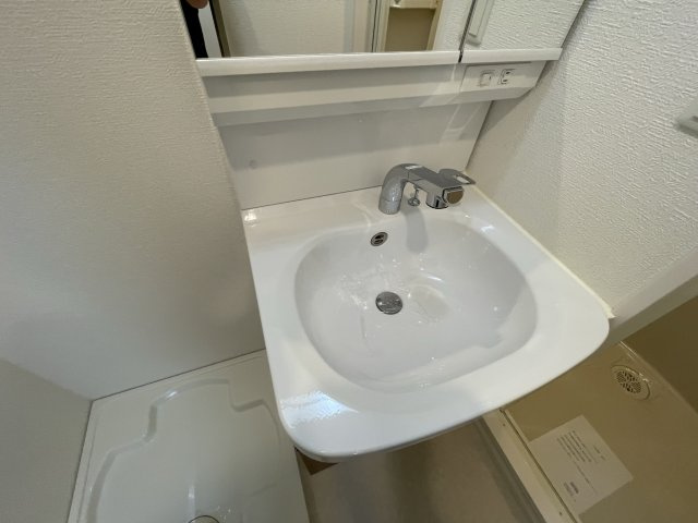 レジュールアッシュ桜宮リバーコートの独立洗面台|(参考)同マンション反転タイプ間取りの部屋写真