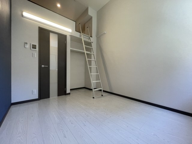 川崎市多摩区登戸のアパートの寝室