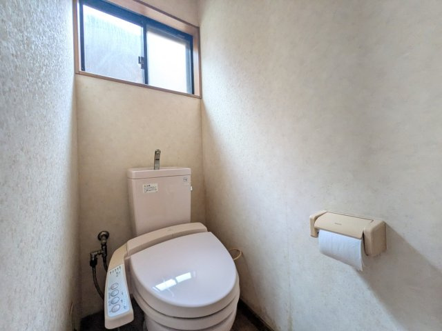【中古物件】　常磐湯本町吹谷　一戸建てのトイレ|1階と2階にあります