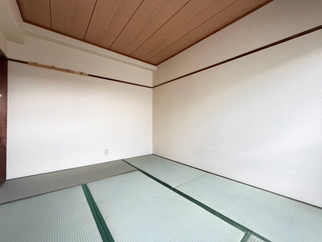 千里ハイツの寝室