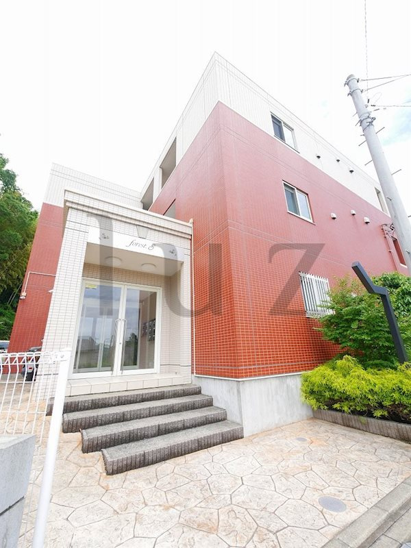 横浜市港北区新吉田町の賃貸マンションのエントランス|高級感あるエントランスです！