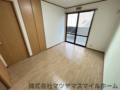 【洋室】 | ヴァロンドール角田C