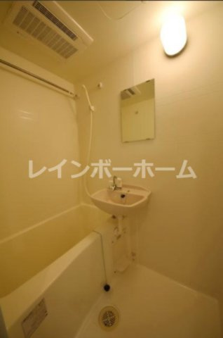 ラグジュアリーガーデン東松戸の浴室|コンパクトで使いやすいお風呂です