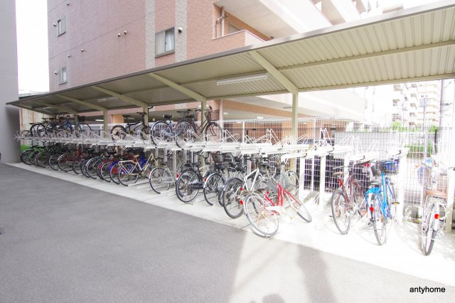 ラクラス新大阪　仲介手数料無料の駐車場