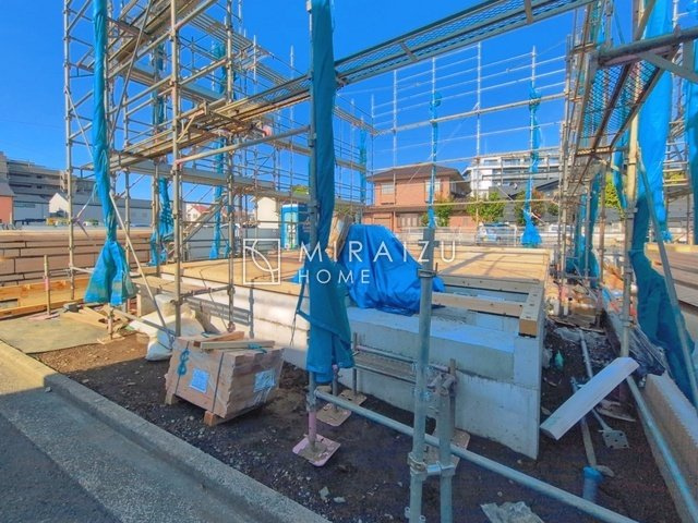 【外観】 | 青く澄み渡った綺麗な空と、陽の光をたっぷりと受ける、そんな新築住宅で新生活をスタートしてみませんか？見学・ご相談等、ミライズホーム(株)までお気軽にご連絡下さい。