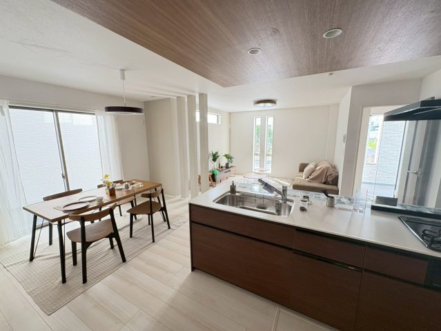 ★★南城市佐敷手登根5期-2号棟（全3棟）の居間・リビング|※参考写真※