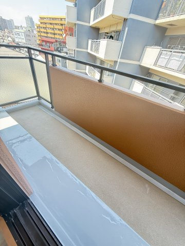 ヴィルヌーブ阿倍野阪南町のバルコニー