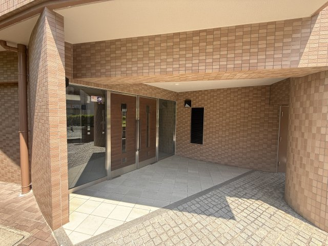 ヴィルヌーブ阿倍野阪南町のエントランス