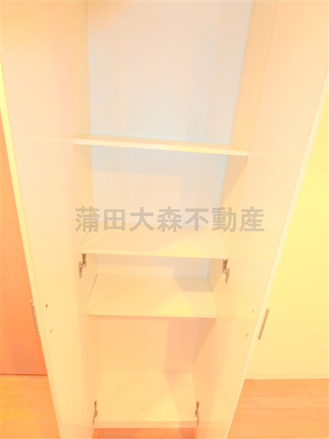 プロスペクト大森海岸の収納|キッチン背面の棚収納！