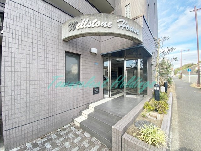 藤沢市弥勒寺３丁目の賃貸マンションのエントランス