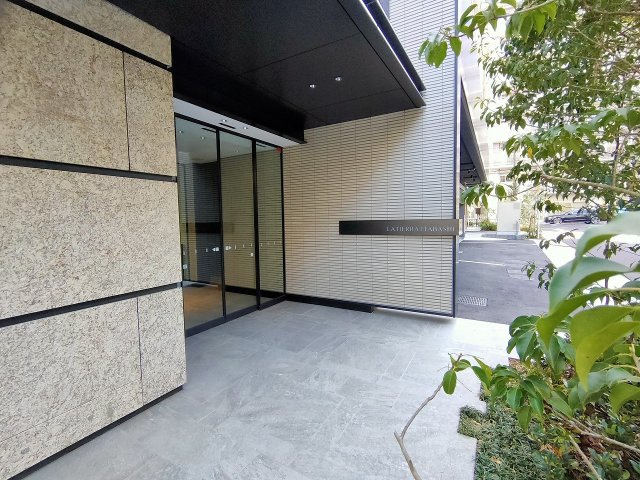 【エントランス】ラティエラ板橋