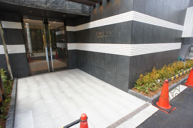 セイワパレス梅田茶屋町のエントランス