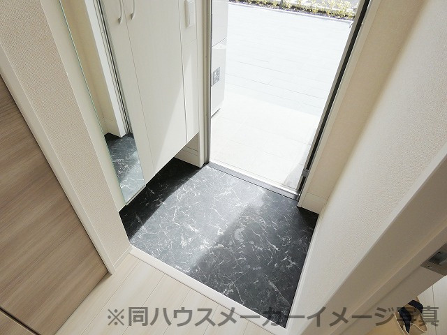 プリムヴェール聖蹟桜ヶ丘の玄関|■同ハウスメーカー施工の別部屋写真です■